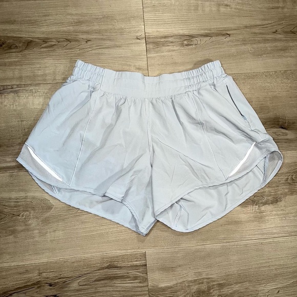 Lululemon Hotty Hot Short *Long 4” LR - Picture 5 of 9